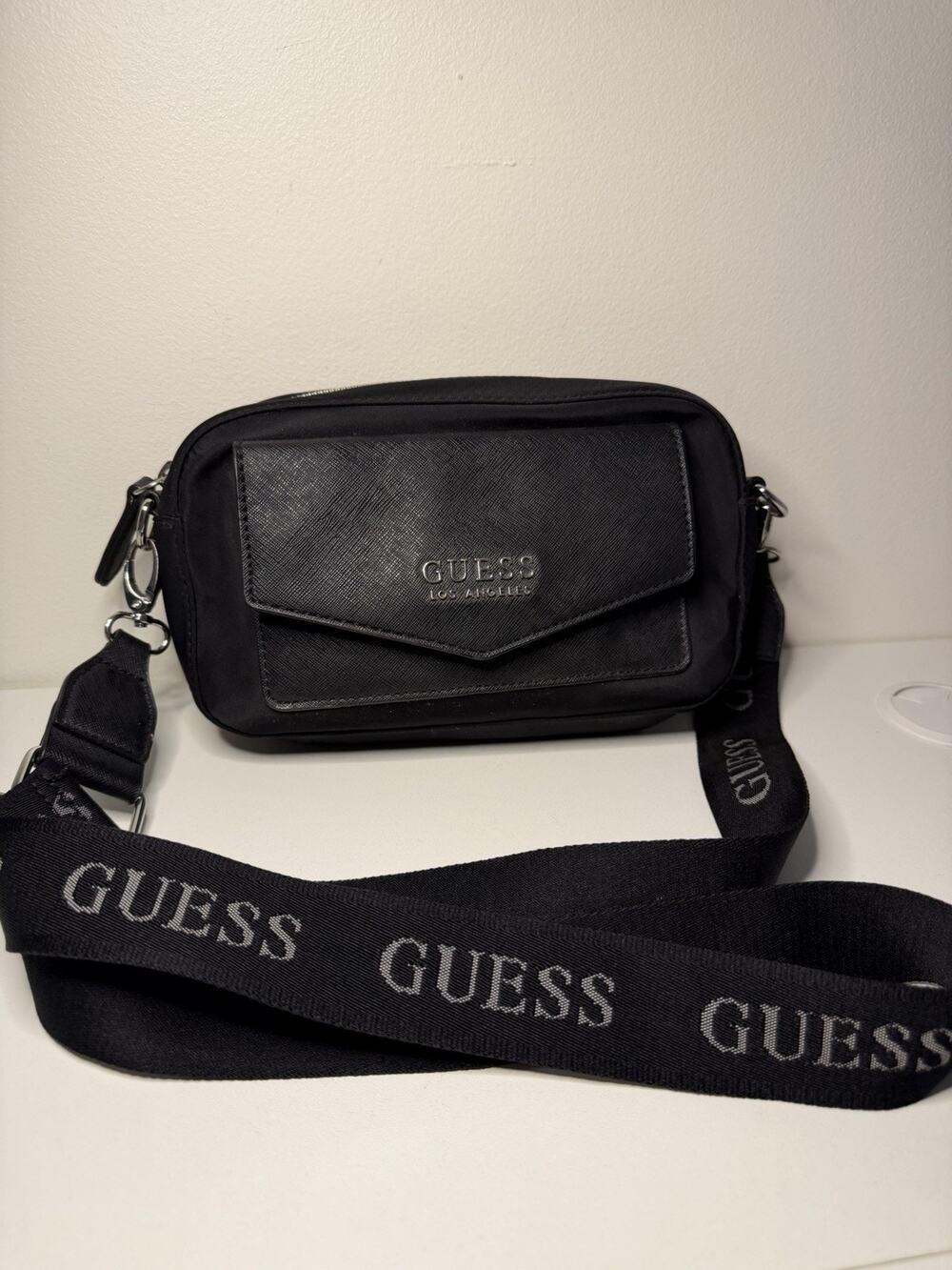 GUESS Crossbody Bag Black Wide Adjustable Strap Silver Logo Shoulder Purse EUC
